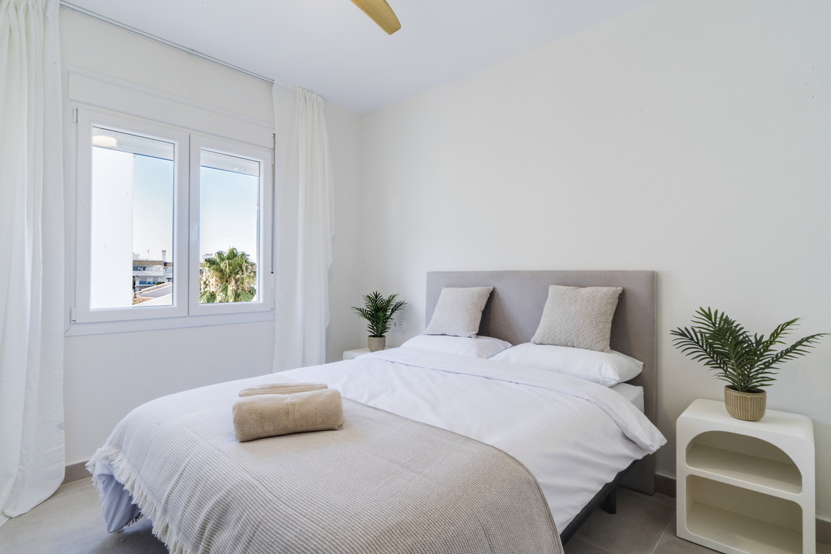 Apartment for sale in Estepona | 3 bedrooms H5084635