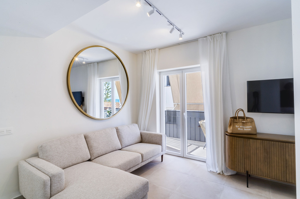 Apartment for sale in Estepona | 3 bedrooms H5084635
