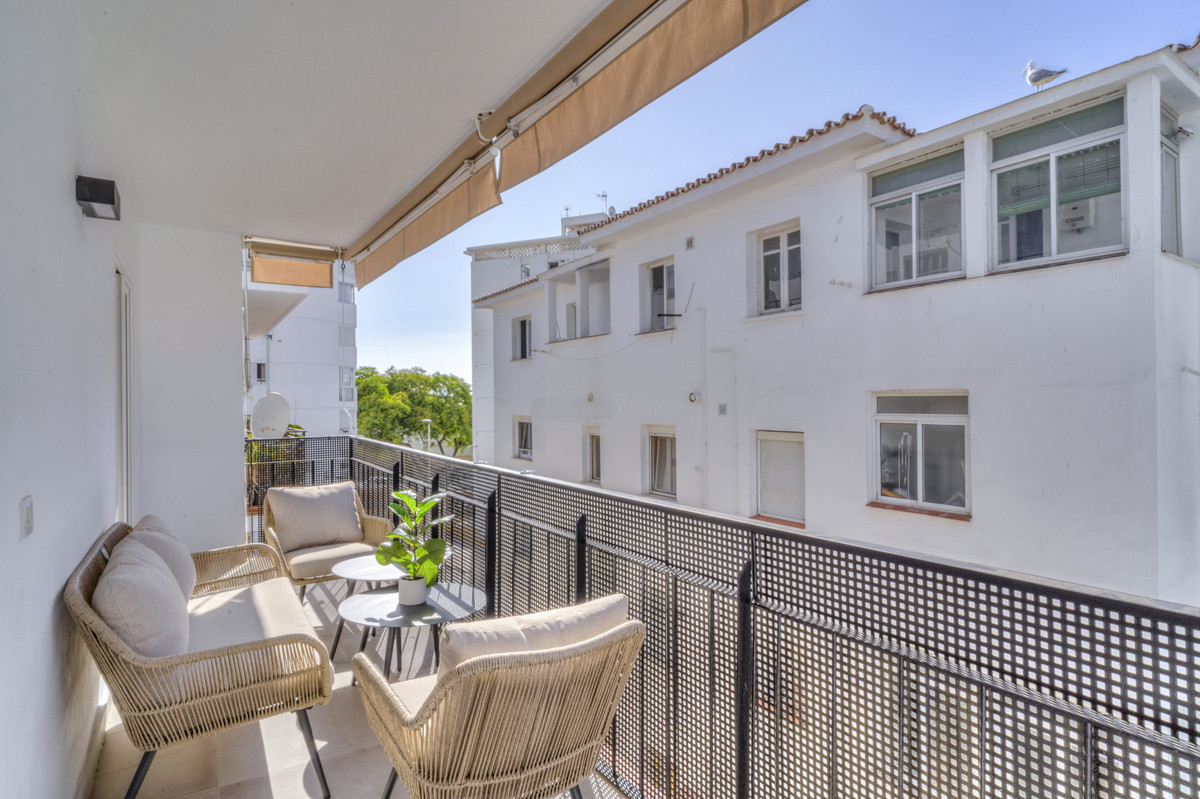 Apartment for sale in Estepona | 3 bedrooms H5084635