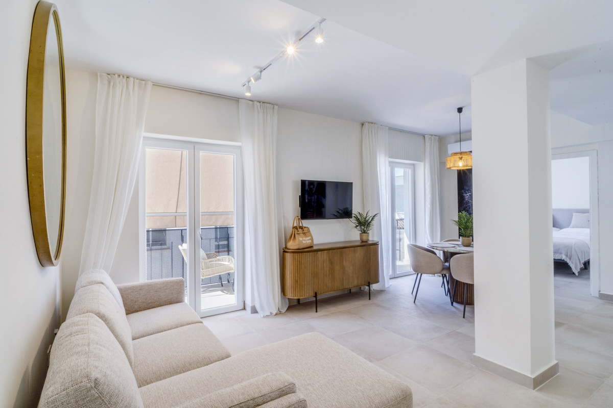 Apartment for sale in Estepona | 3 bedrooms H5084635