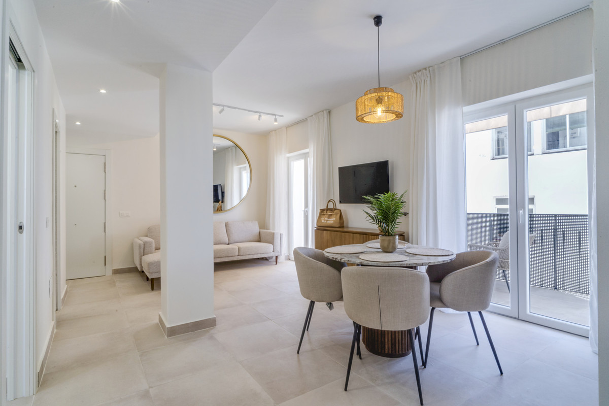 Apartment for sale in Estepona | 3 bedrooms H5084635