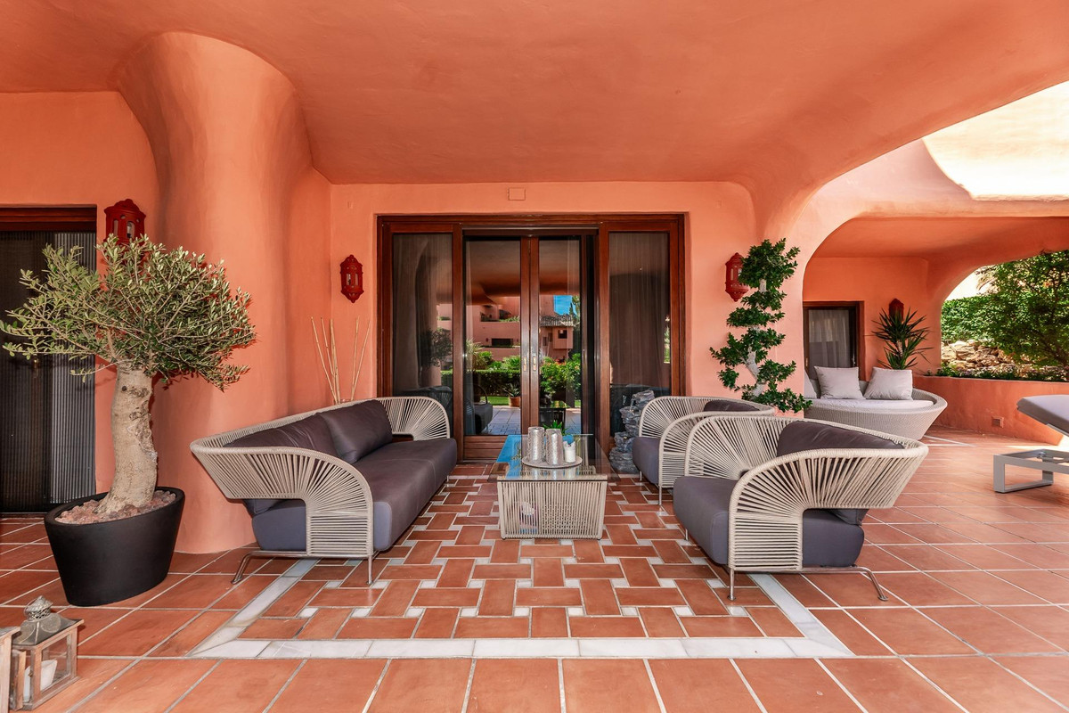 Appartement te koop in Estepona | 3 slaapkamers H5085235