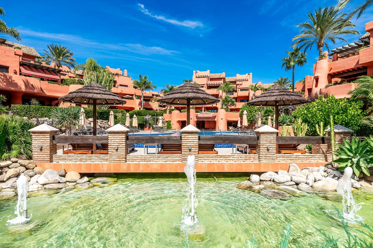 Appartement te koop in Estepona | 3 slaapkamers H5085235