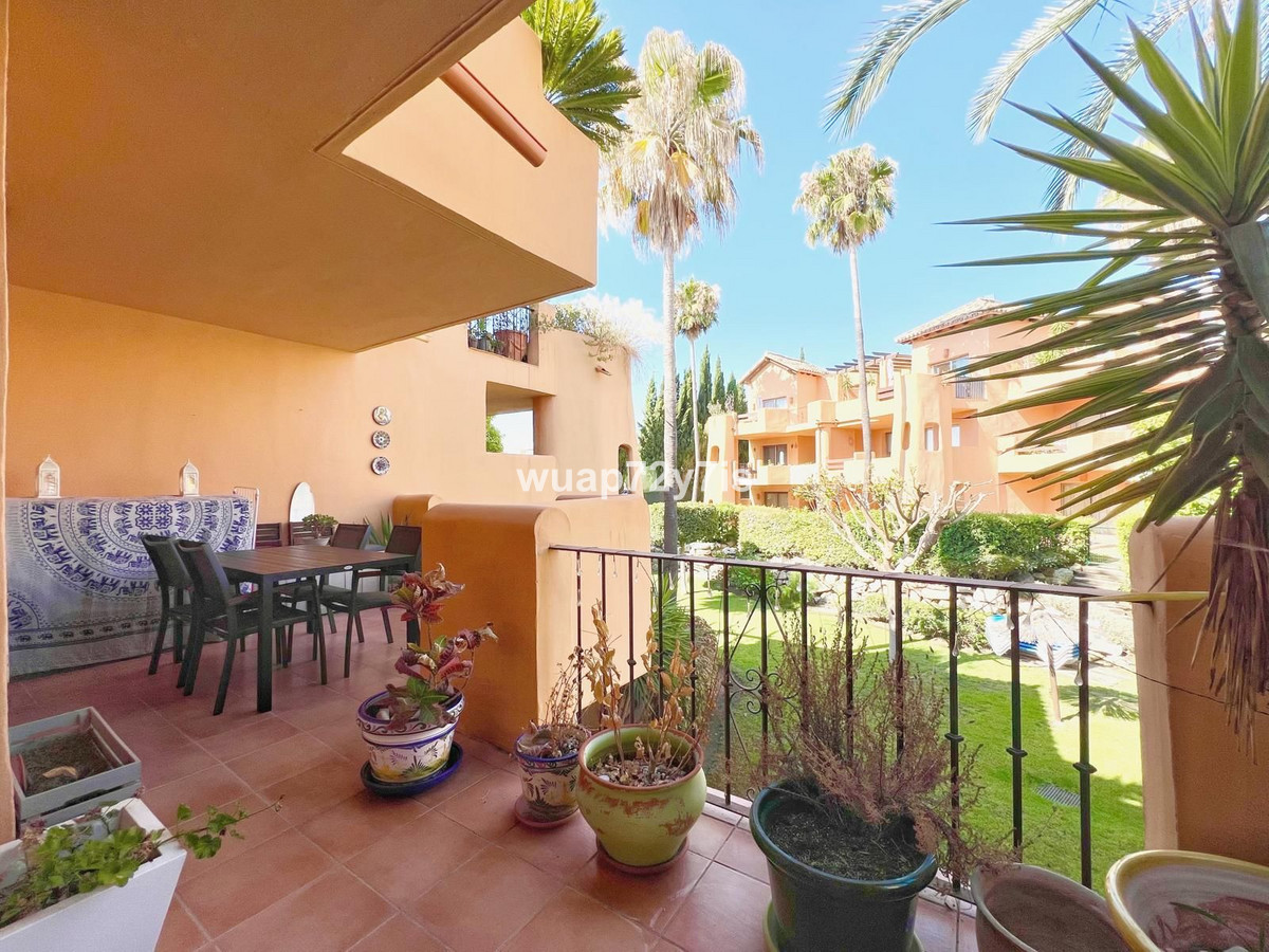 Appartement te koop in Estepona | 2 slaapkamers H5085637