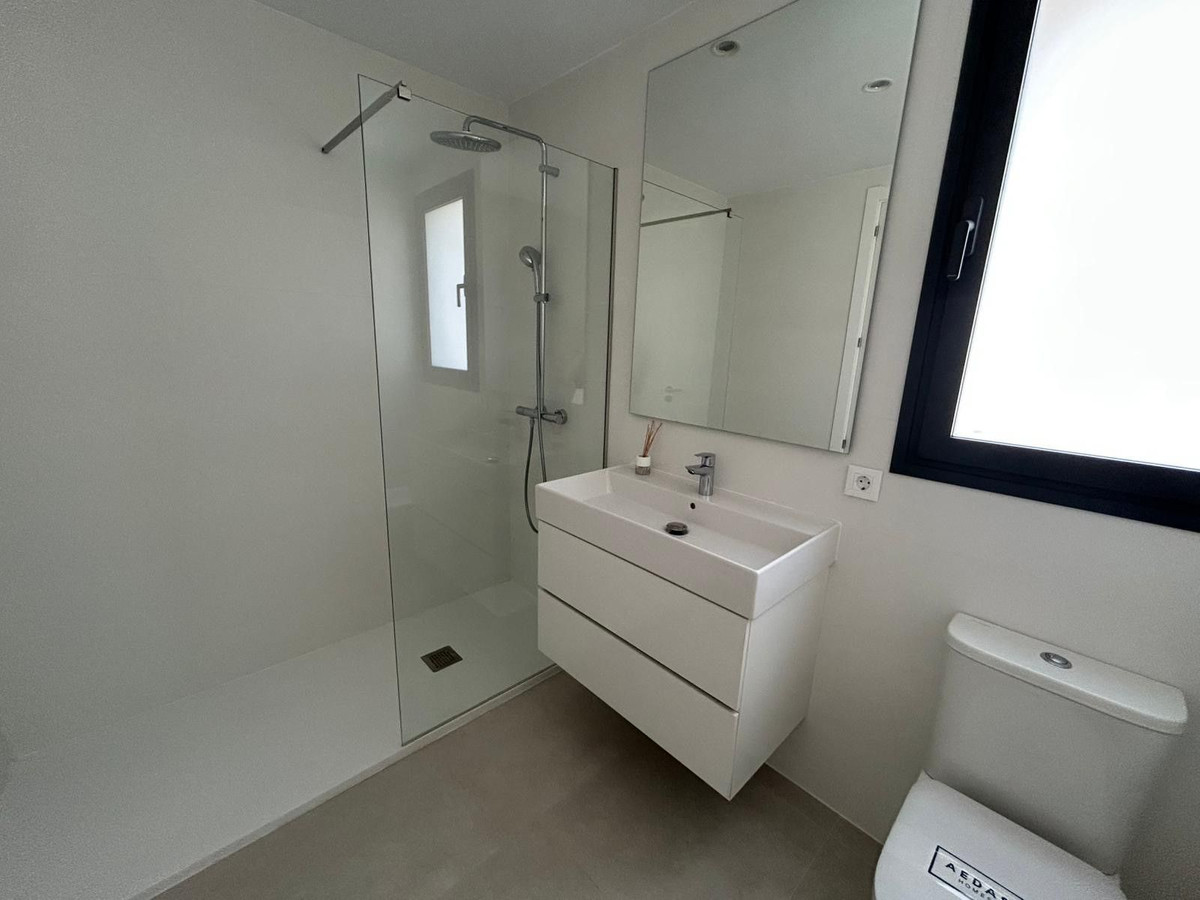 Appartement te koop in Estepona | 3 slaapkamers H5104318