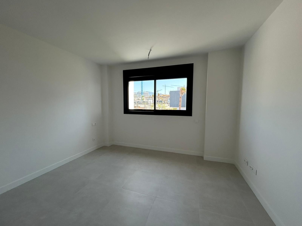 Appartement te koop in Estepona | 3 slaapkamers H5104318