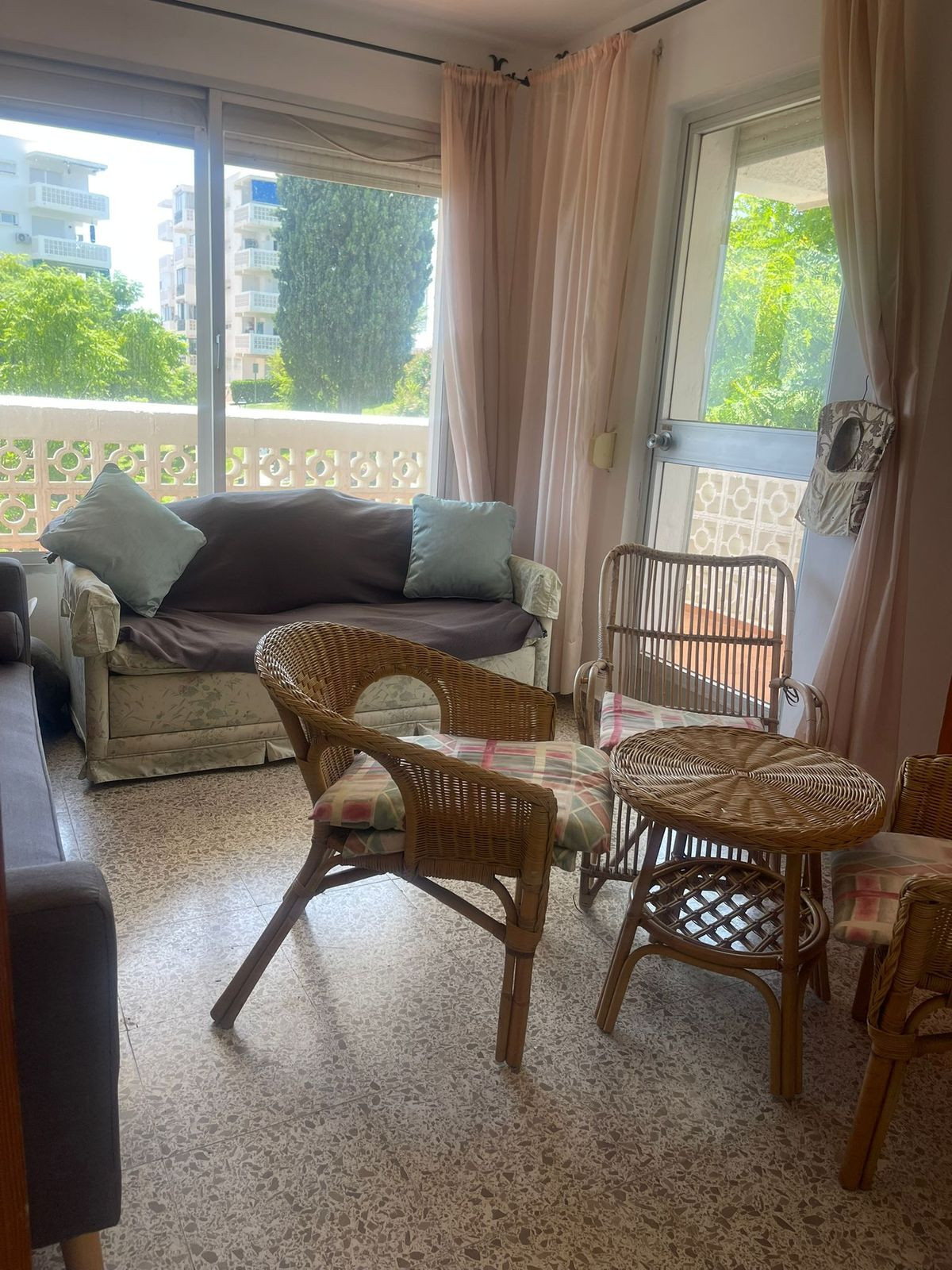Apartment for sale in Estepona | 3 bedrooms H5105026
