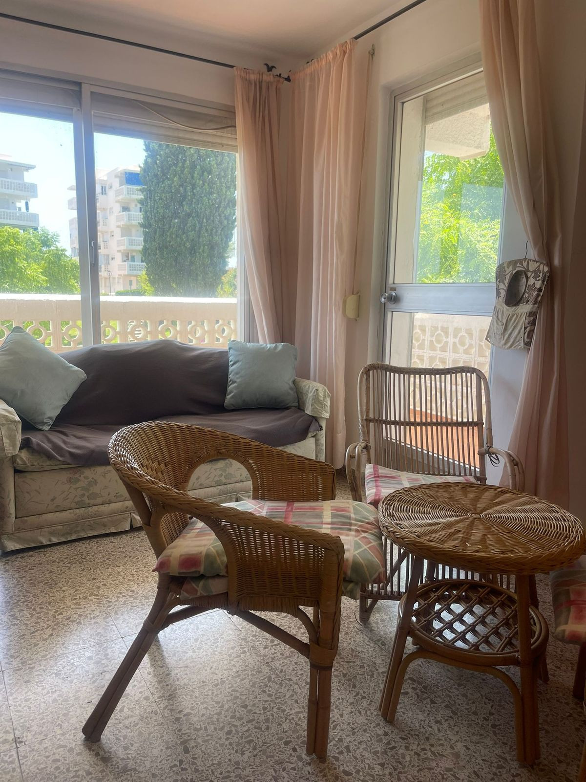 Apartment for sale in Estepona | 3 bedrooms H5105026