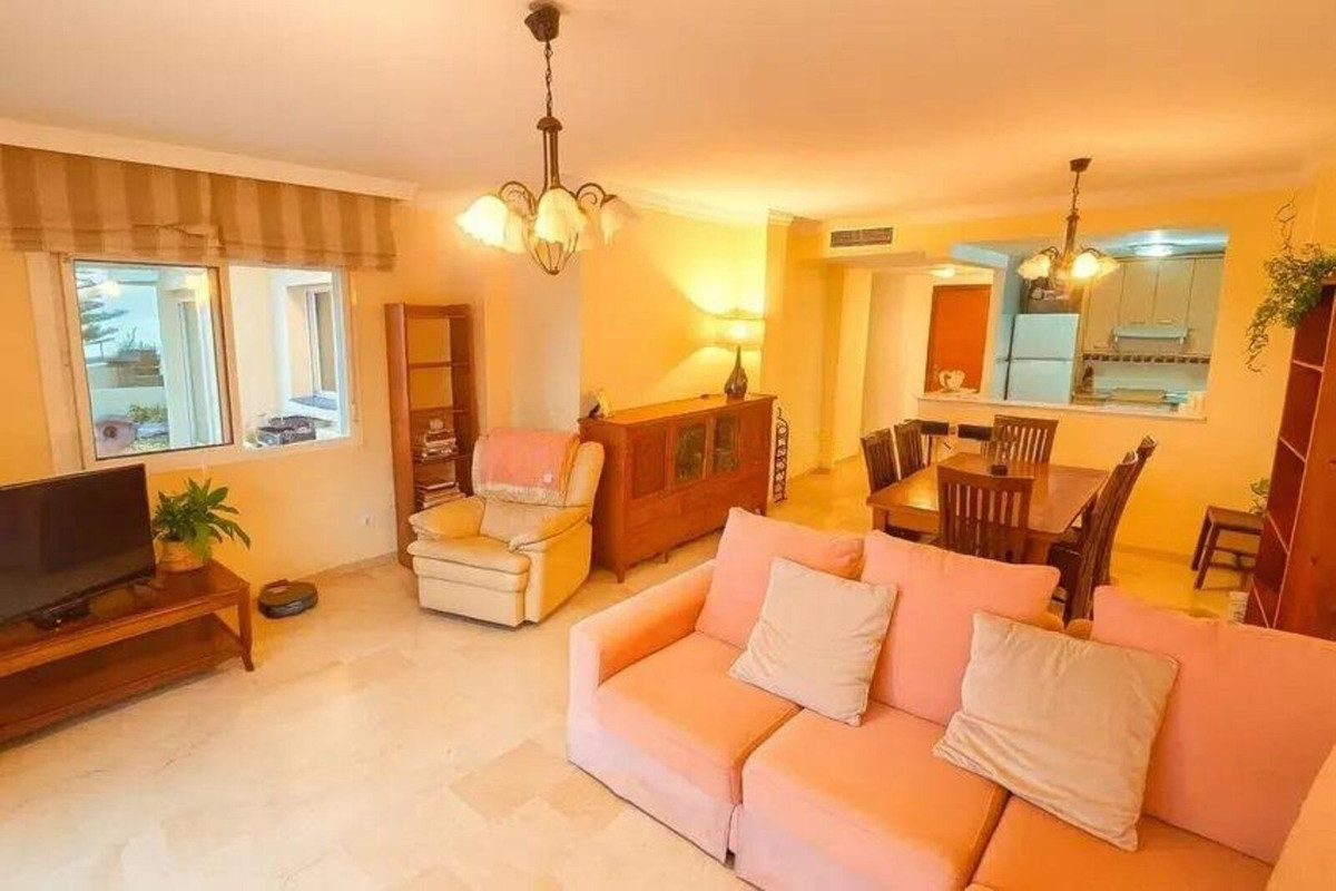 Appartement te koop in Estepona | 3 slaapkamers H5106127