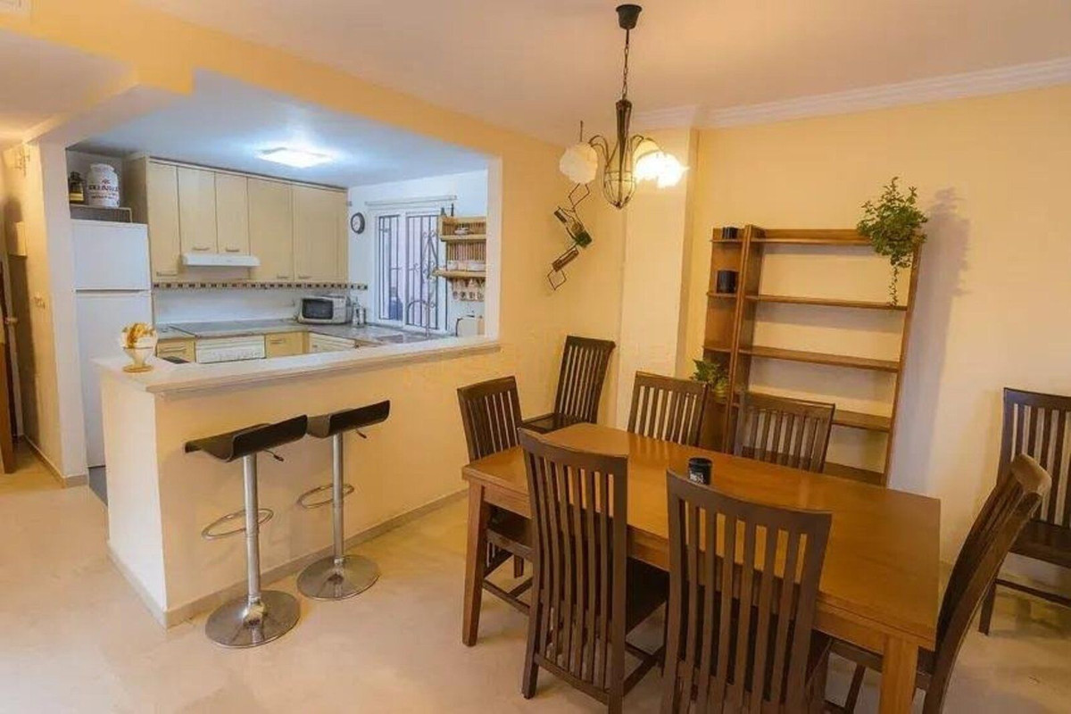 Appartement te koop in Estepona | 3 slaapkamers H5106127