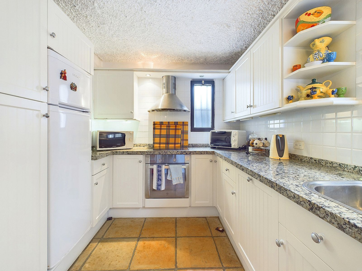 Duplex te koop in Estepona | 4 slaapkamers H5106376