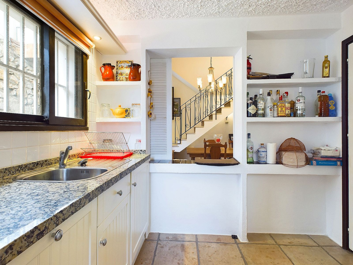 Duplex te koop in Estepona | 4 slaapkamers H5106376