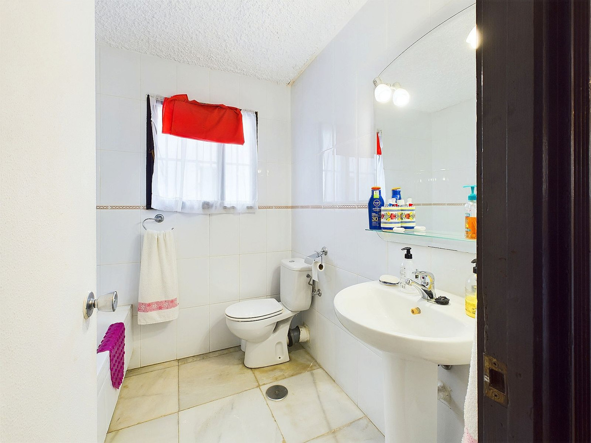 Duplex te koop in Estepona | 4 slaapkamers H5106376