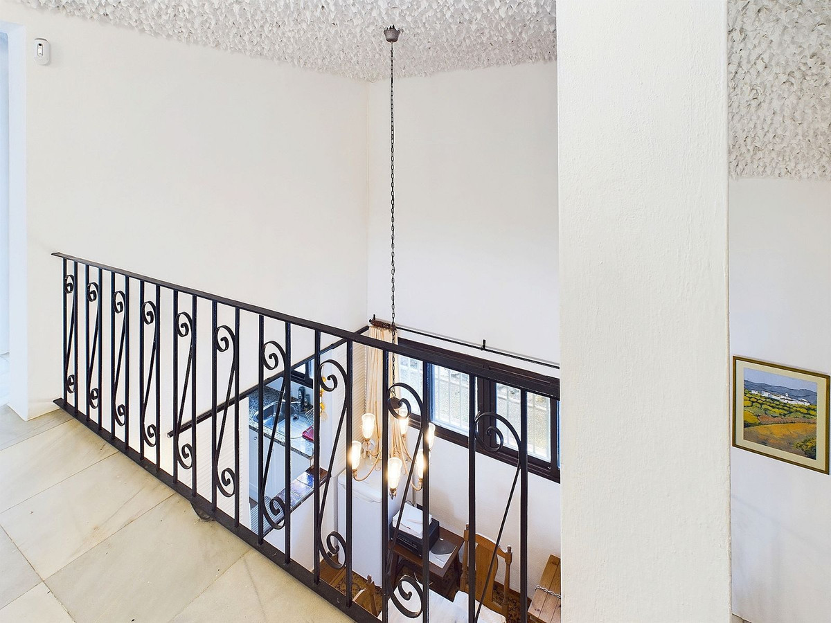 Duplex te koop in Estepona | 4 slaapkamers H5106376