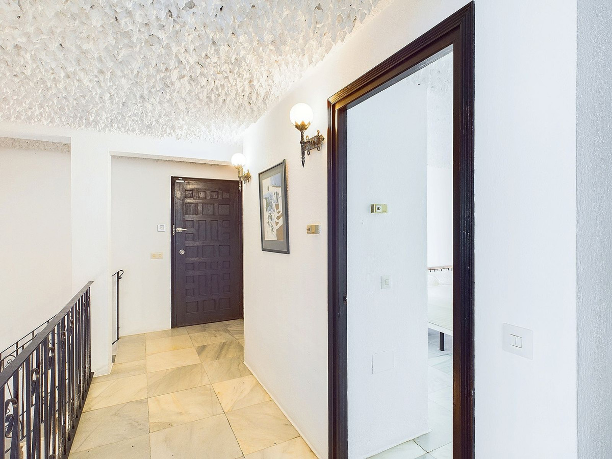 Duplex te koop in Estepona | 4 slaapkamers H5106376