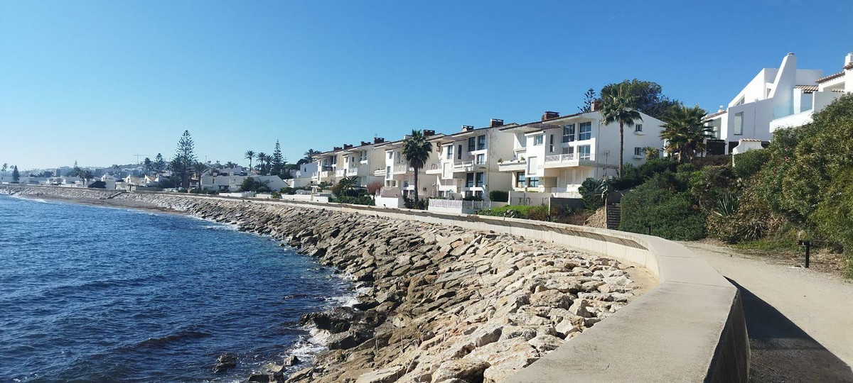Duplex te koop in Estepona | 4 slaapkamers H5106376