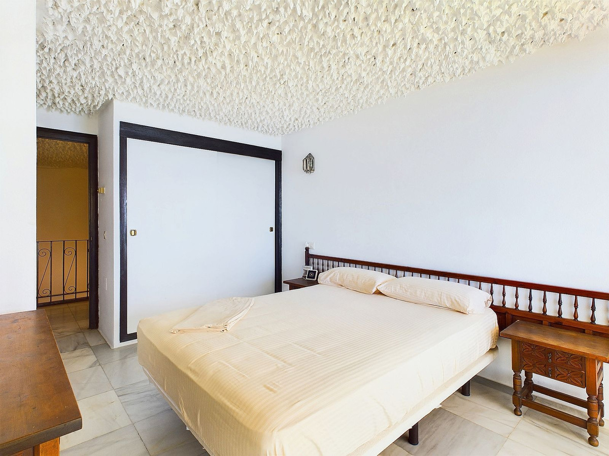 Duplex te koop in Estepona | 4 slaapkamers H5106376