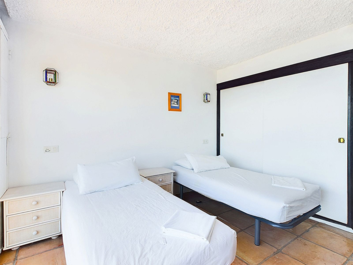 Duplex te koop in Estepona | 4 slaapkamers H5106376
