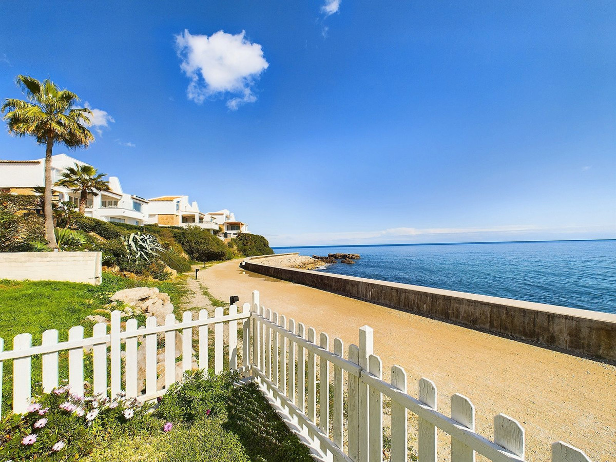 Duplex te koop in Estepona | 4 slaapkamers H5106376