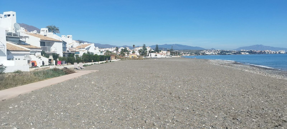Duplex te koop in Estepona | 4 slaapkamers H5106376