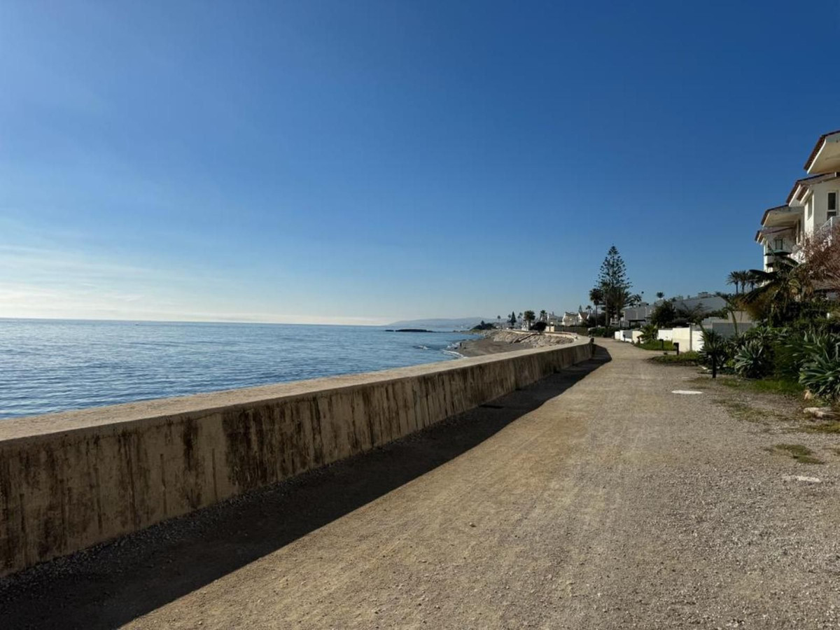 Duplex te koop in Estepona | 4 slaapkamers H5106376