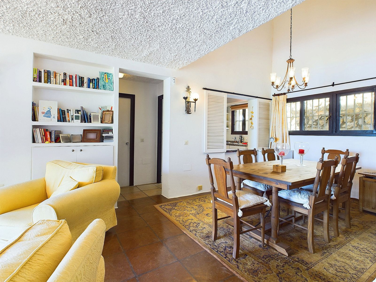 Duplex te koop in Estepona | 4 slaapkamers H5106376