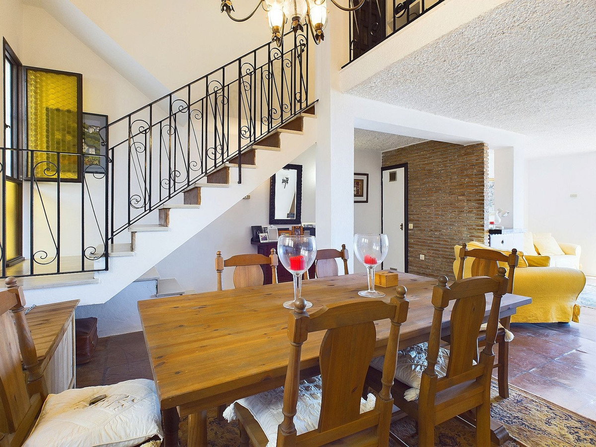 Duplex te koop in Estepona | 4 slaapkamers H5106376