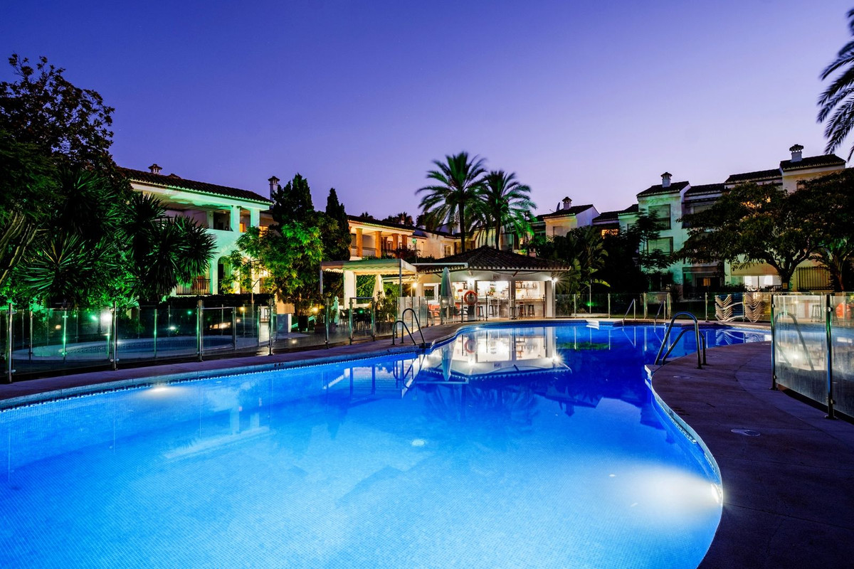 Appartement te koop in Estepona | 2 slaapkamers H5108536