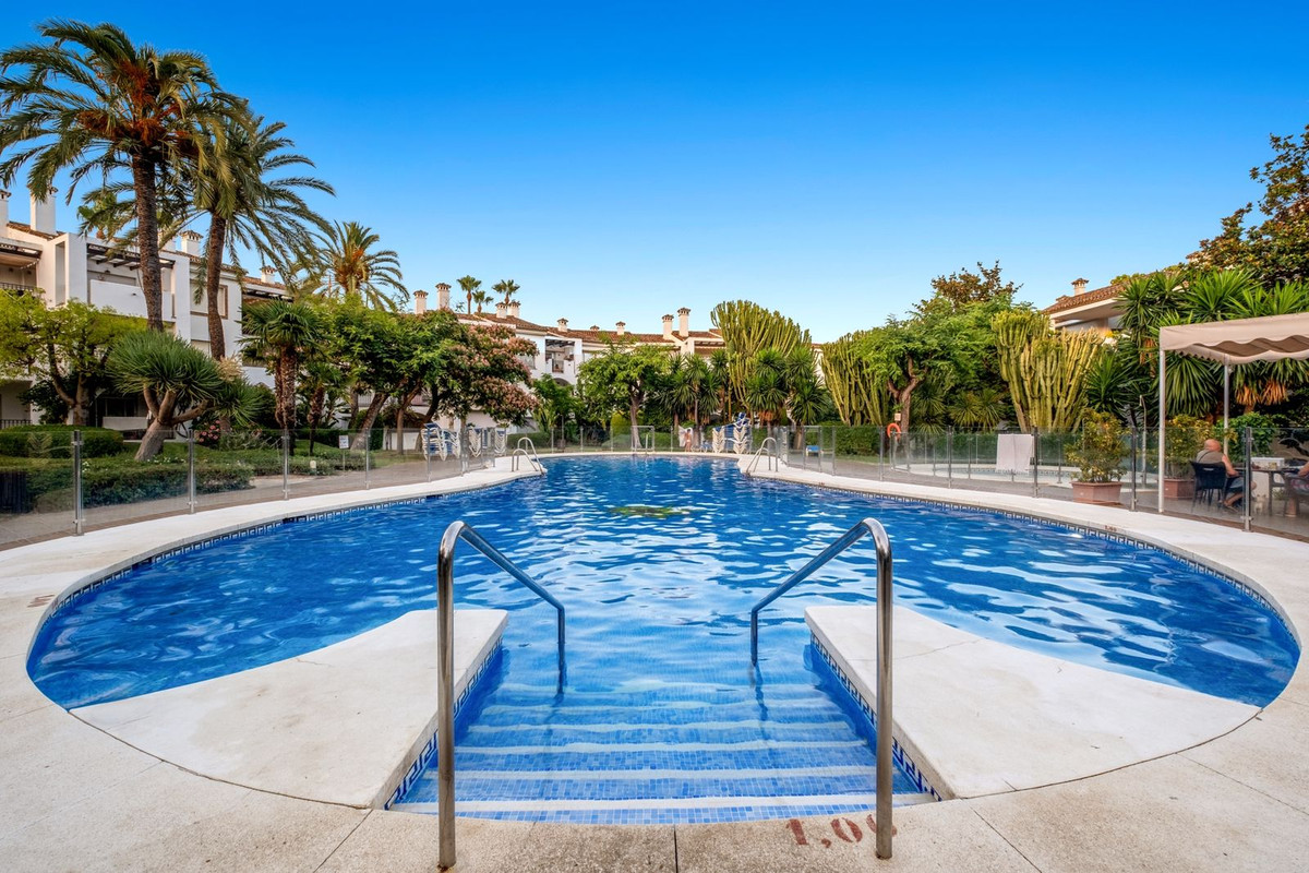 Appartement te koop in Estepona | 2 slaapkamers H5108536