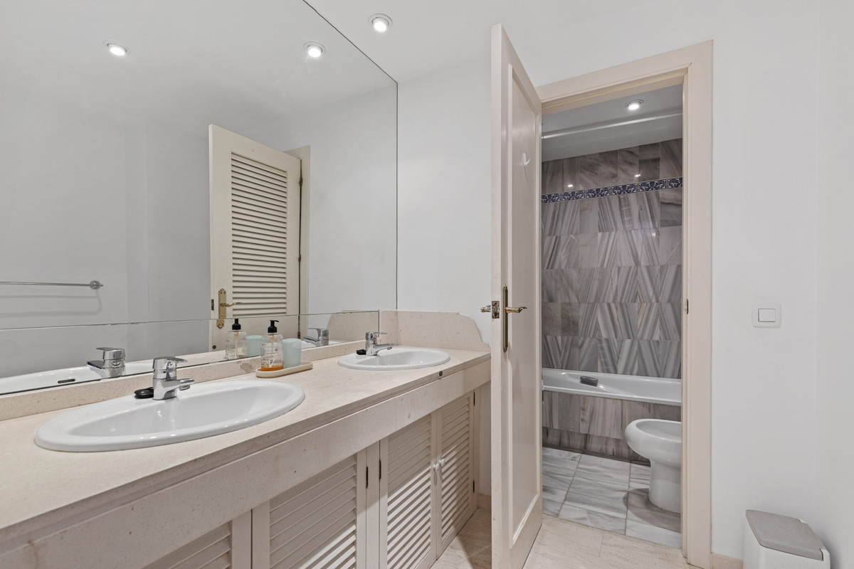 Appartement te koop in Estepona | 2 slaapkamers H5108974