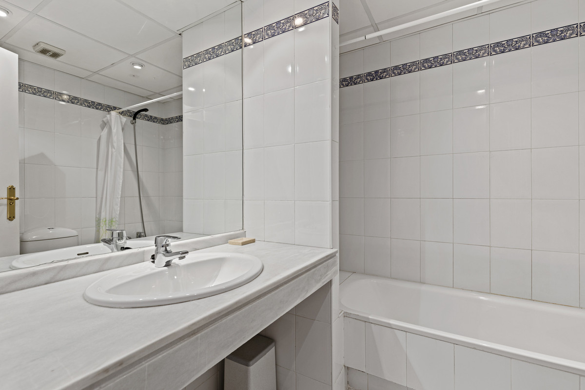 Appartement te koop in Estepona | 2 slaapkamers H5108974