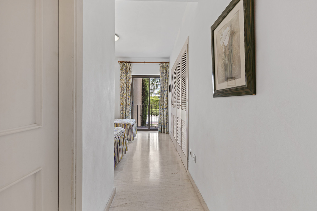 Appartement te koop in Estepona | 2 slaapkamers H5108974