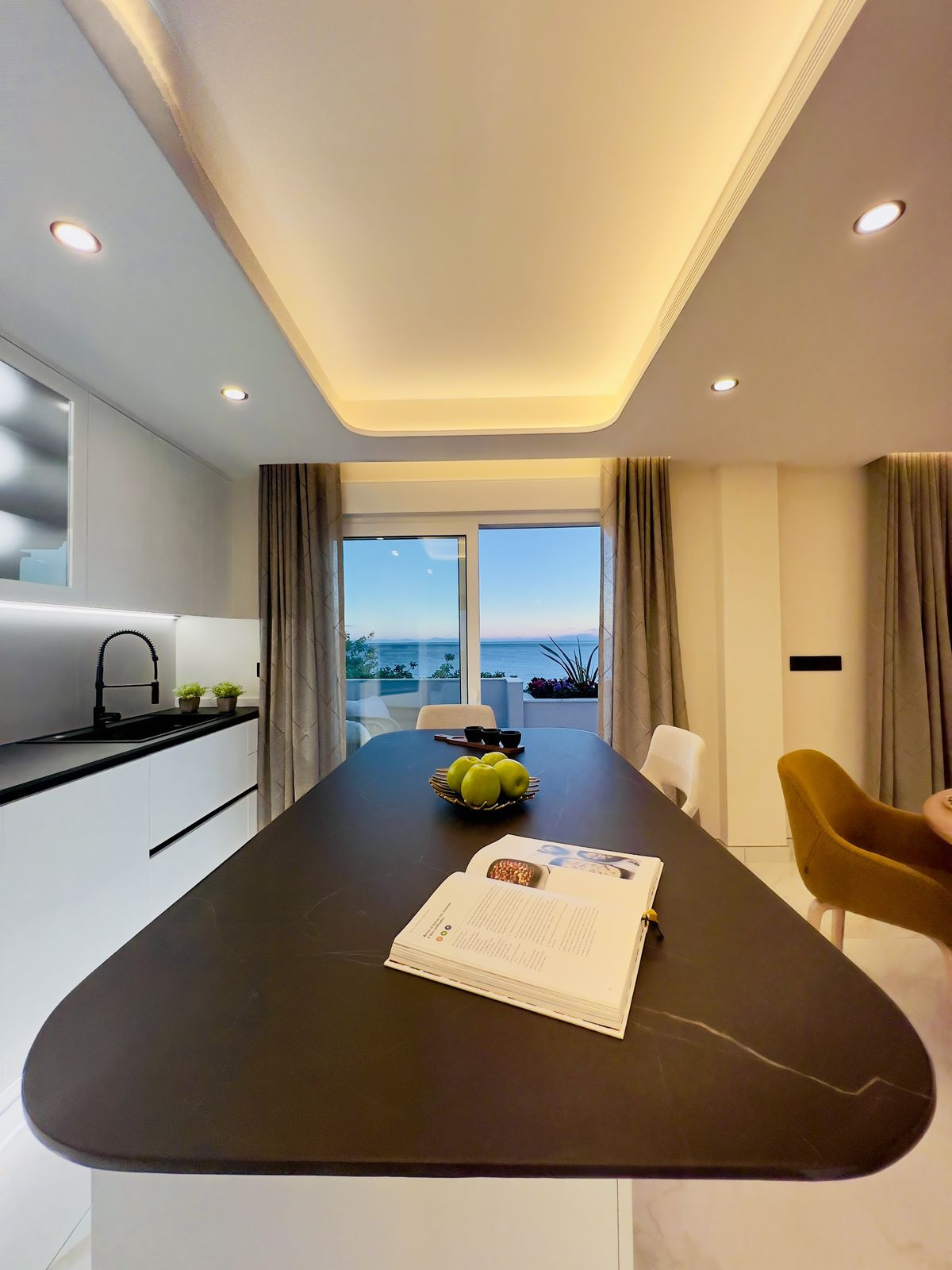 Penthouse te koop in Estepona | 2 slaapkamers H5109568