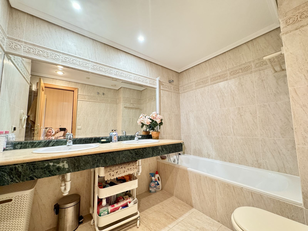 Penthouse te koop in Estepona | 2 slaapkamers H5111629
