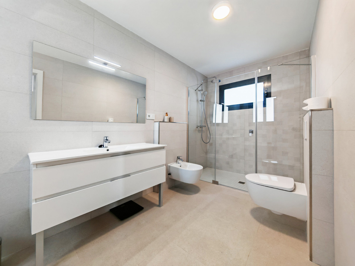 Appartement te koop in Estepona | 4 slaapkamers H5111839