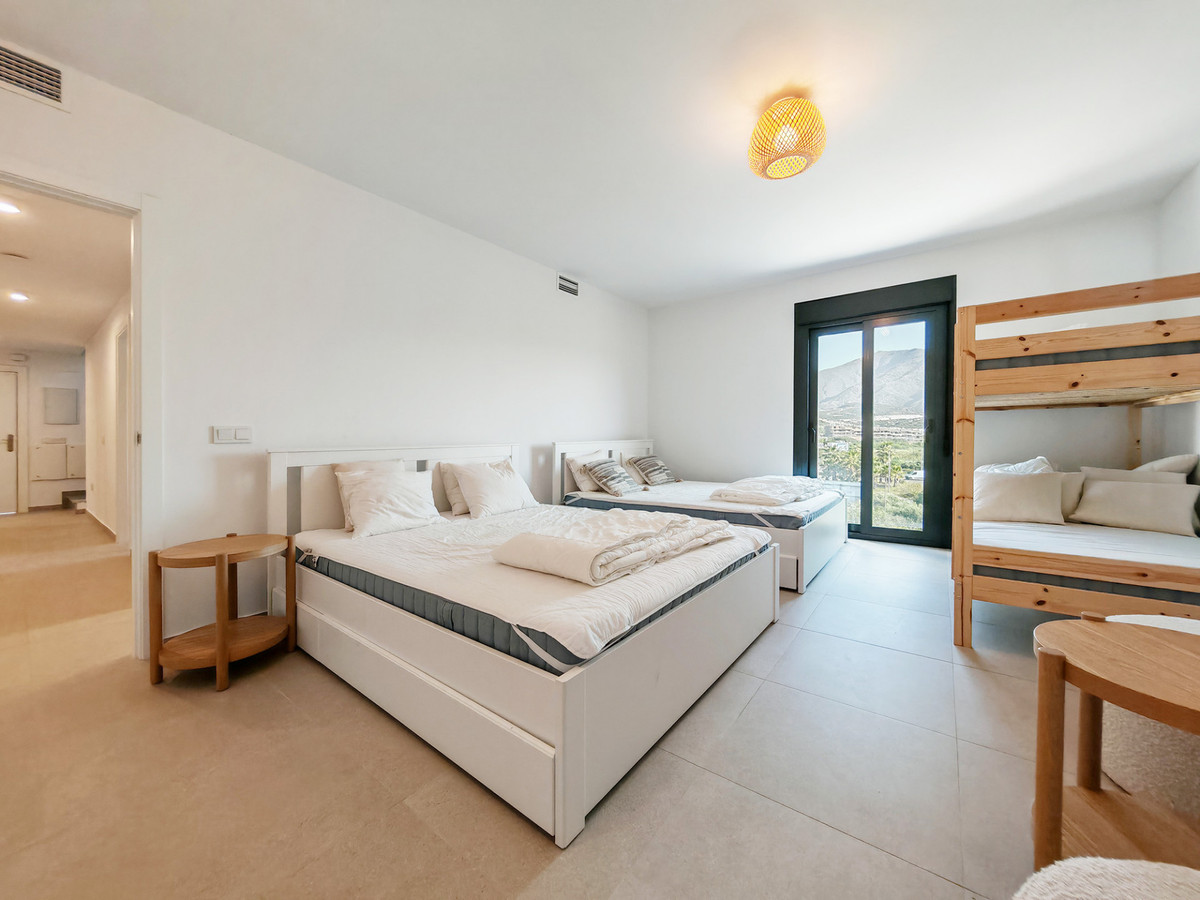 Appartement te koop in Estepona | 4 slaapkamers H5111839