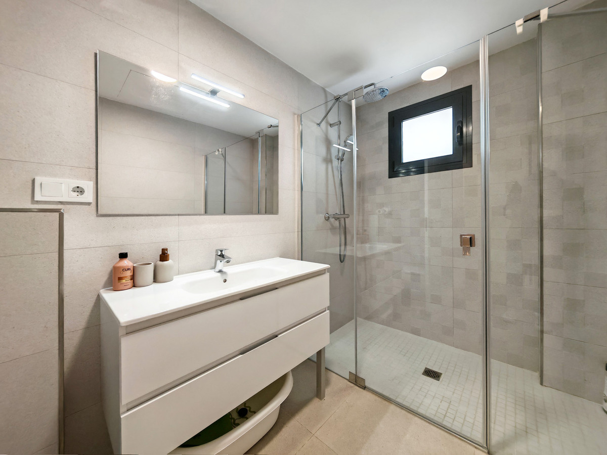 Appartement te koop in Estepona | 4 slaapkamers H5111839