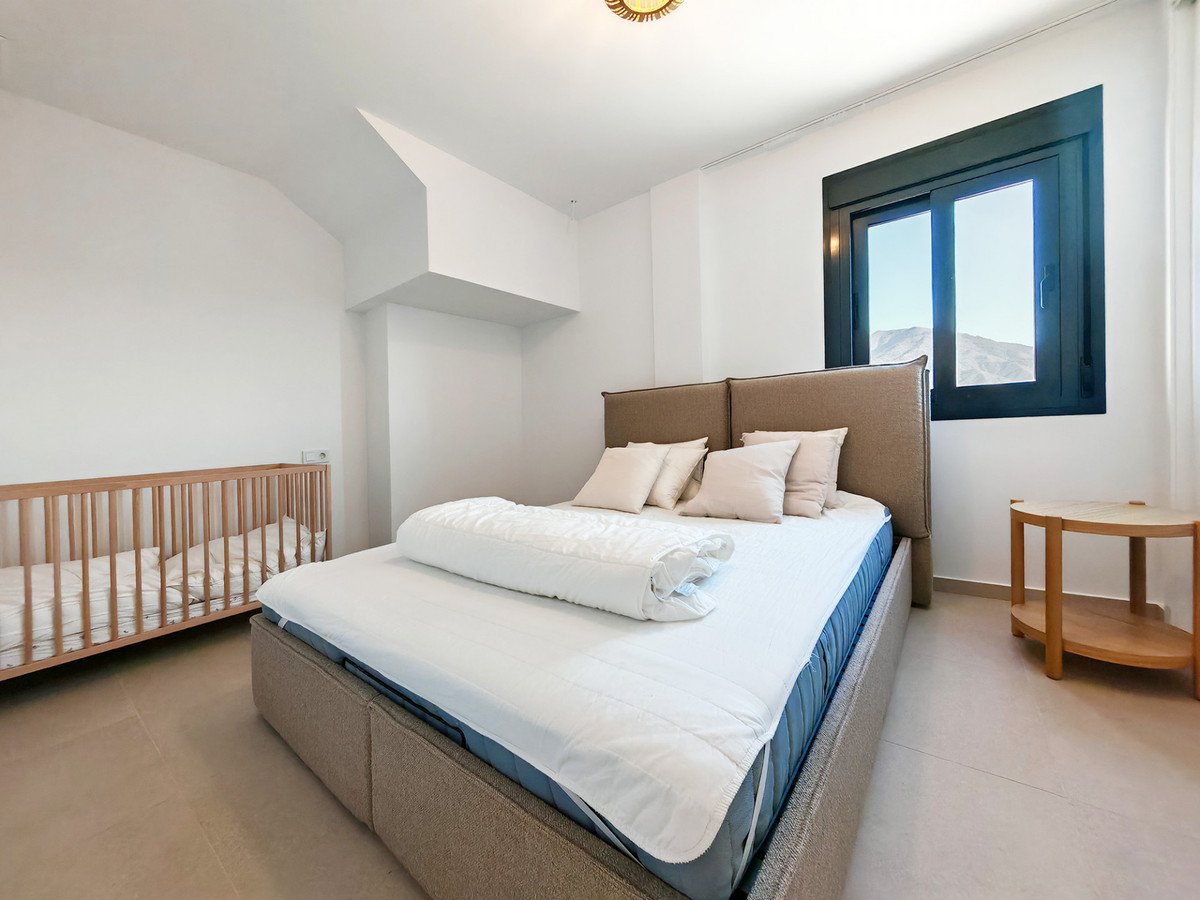 Appartement te koop in Estepona | 4 slaapkamers H5111839