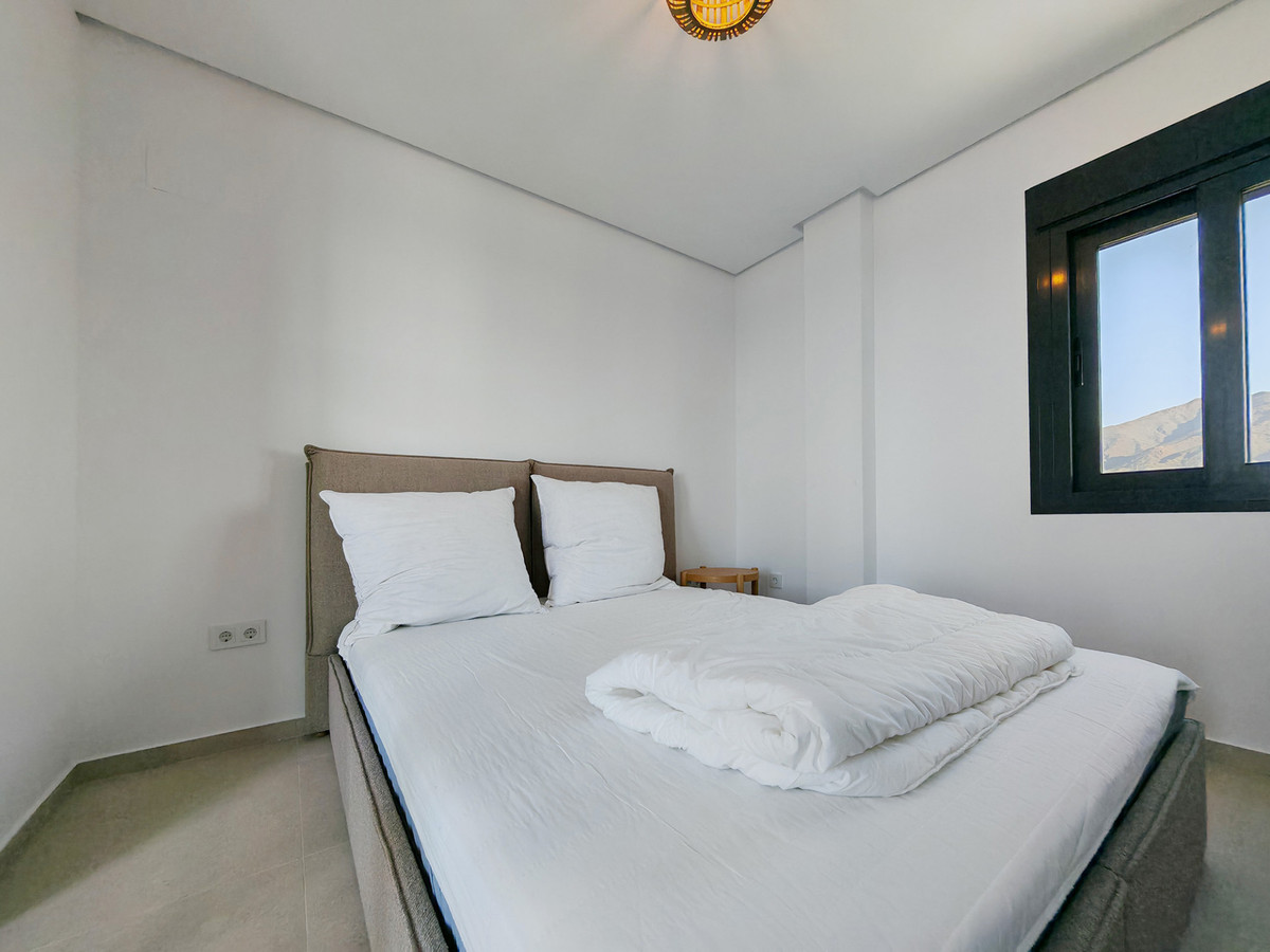 Appartement te koop in Estepona | 4 slaapkamers H5111839