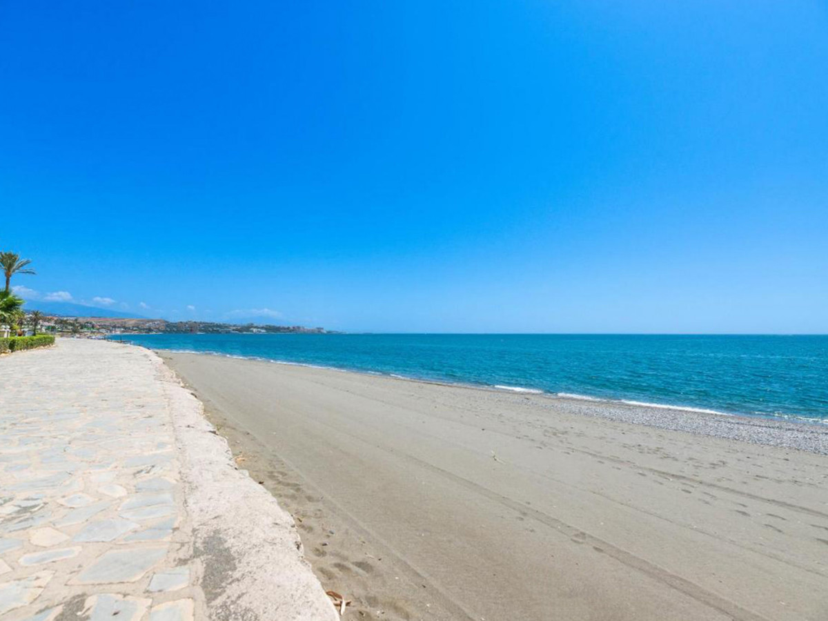 Appartement te koop in Estepona | 4 slaapkamers H5111839