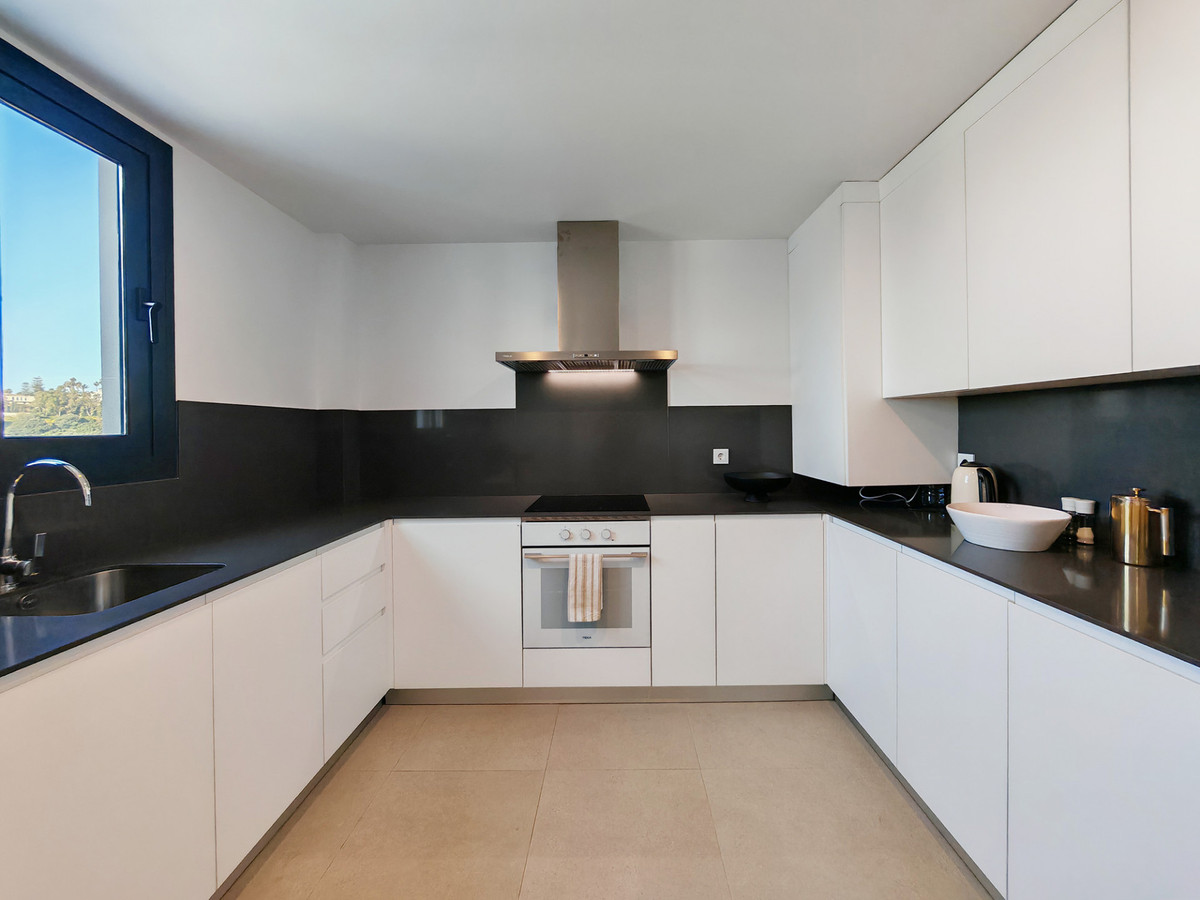 Appartement te koop in Estepona | 4 slaapkamers H5111839