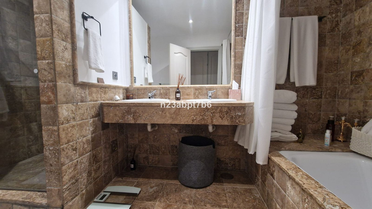 Appartement te koop in Estepona | 2 slaapkamers H5113768