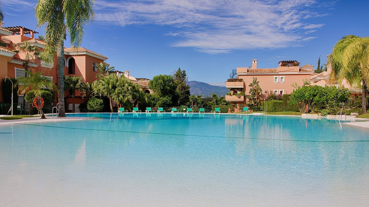 Appartement te koop in Estepona | 2 slaapkamers H5118250