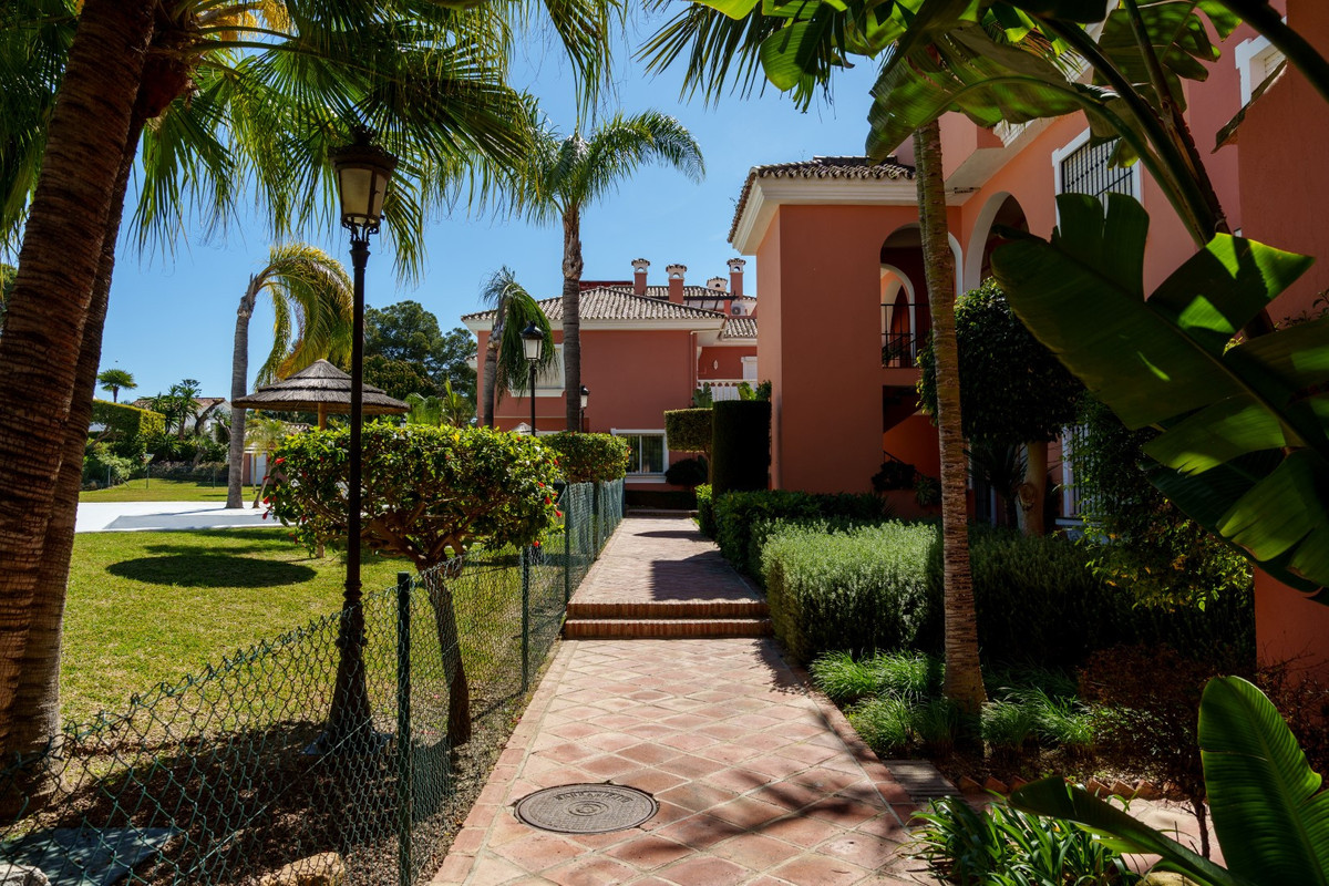 Appartement te koop in Estepona | 2 slaapkamers H5118250