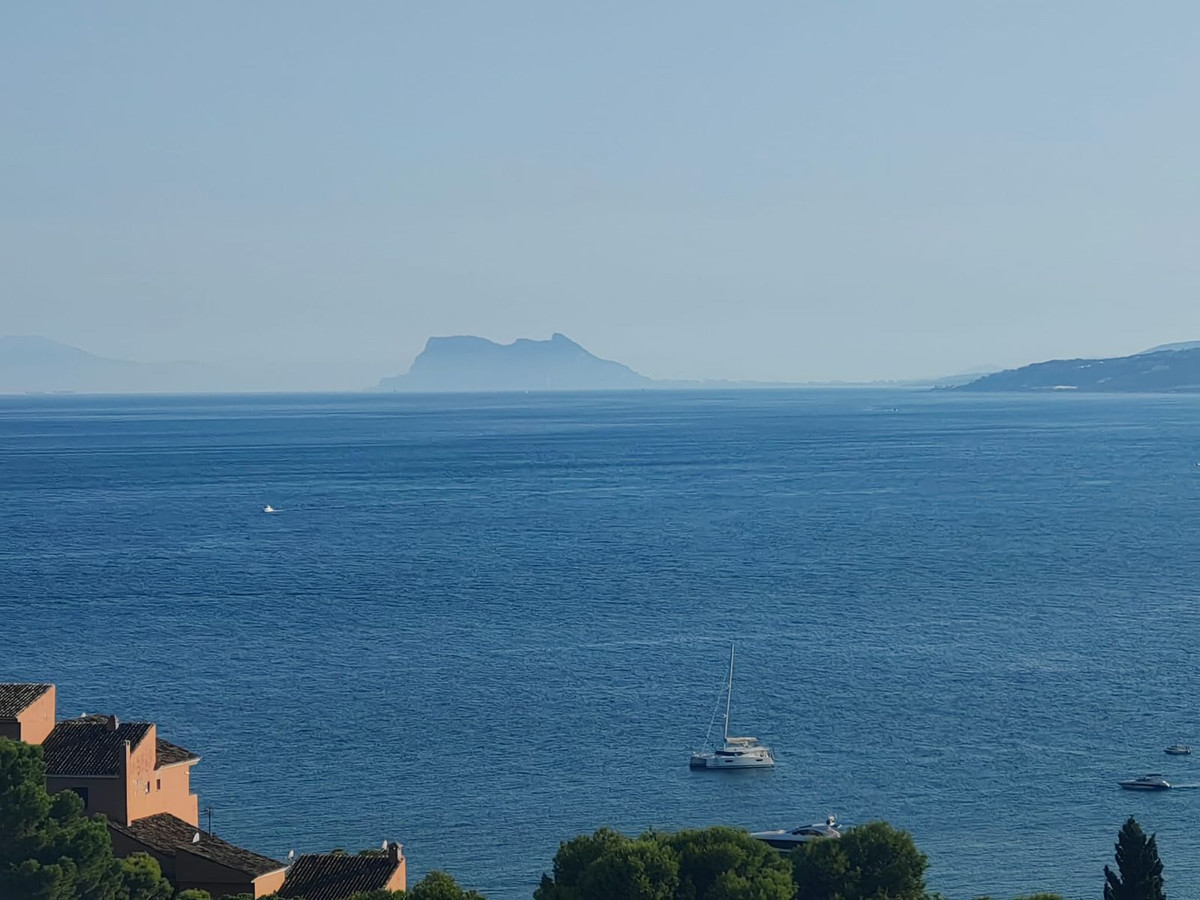 Penthouse for sale in Estepona | 3 bedrooms H5121970