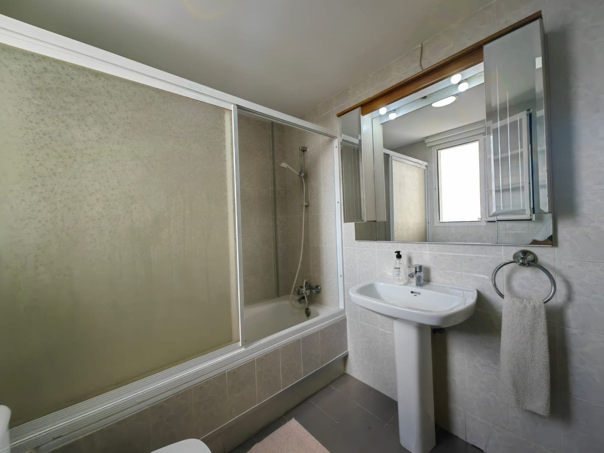 Penthouse for sale in Estepona | 3 bedrooms H5121970