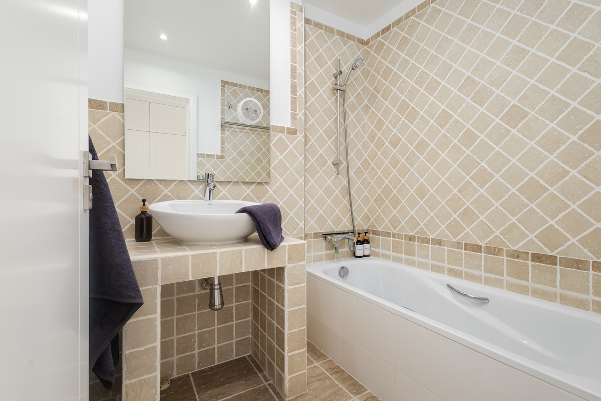 Appartement te koop in Estepona | 2 slaapkamers H5122282