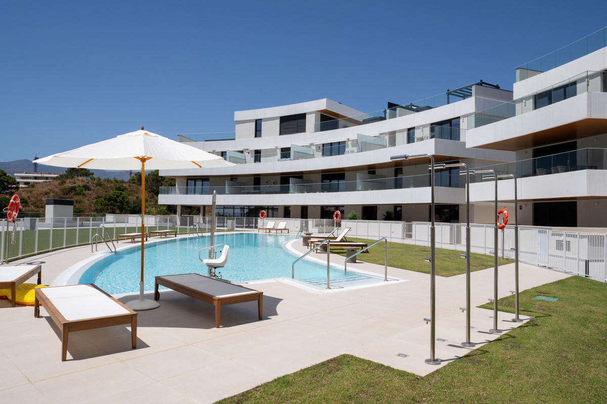 Apartment for sale in Estepona | 2 bedrooms H5122285