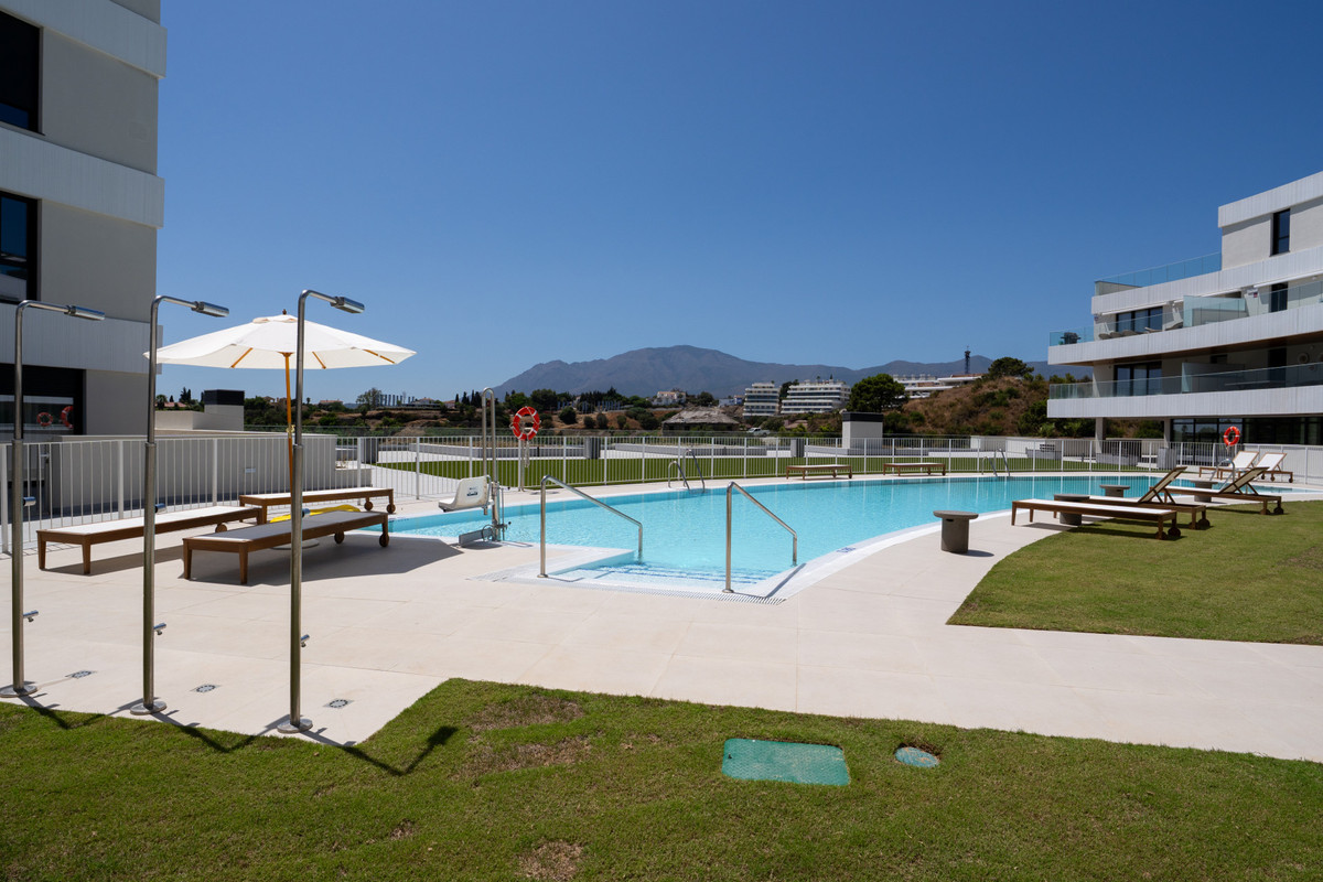 Apartment for sale in Estepona | 2 bedrooms H5122285