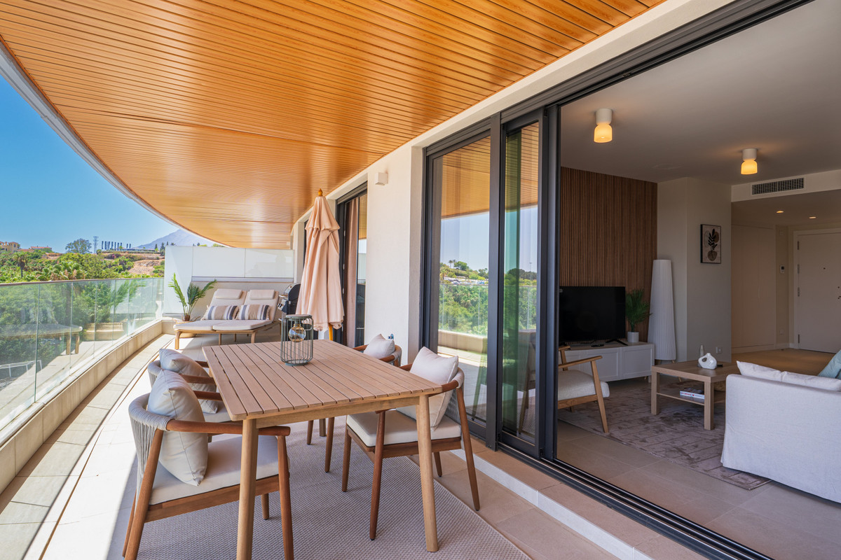 Apartment for sale in Estepona | 2 bedrooms H5122285